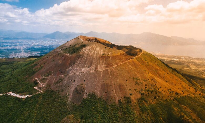 Top Ten Volcanoes from World Reviewer Related Information